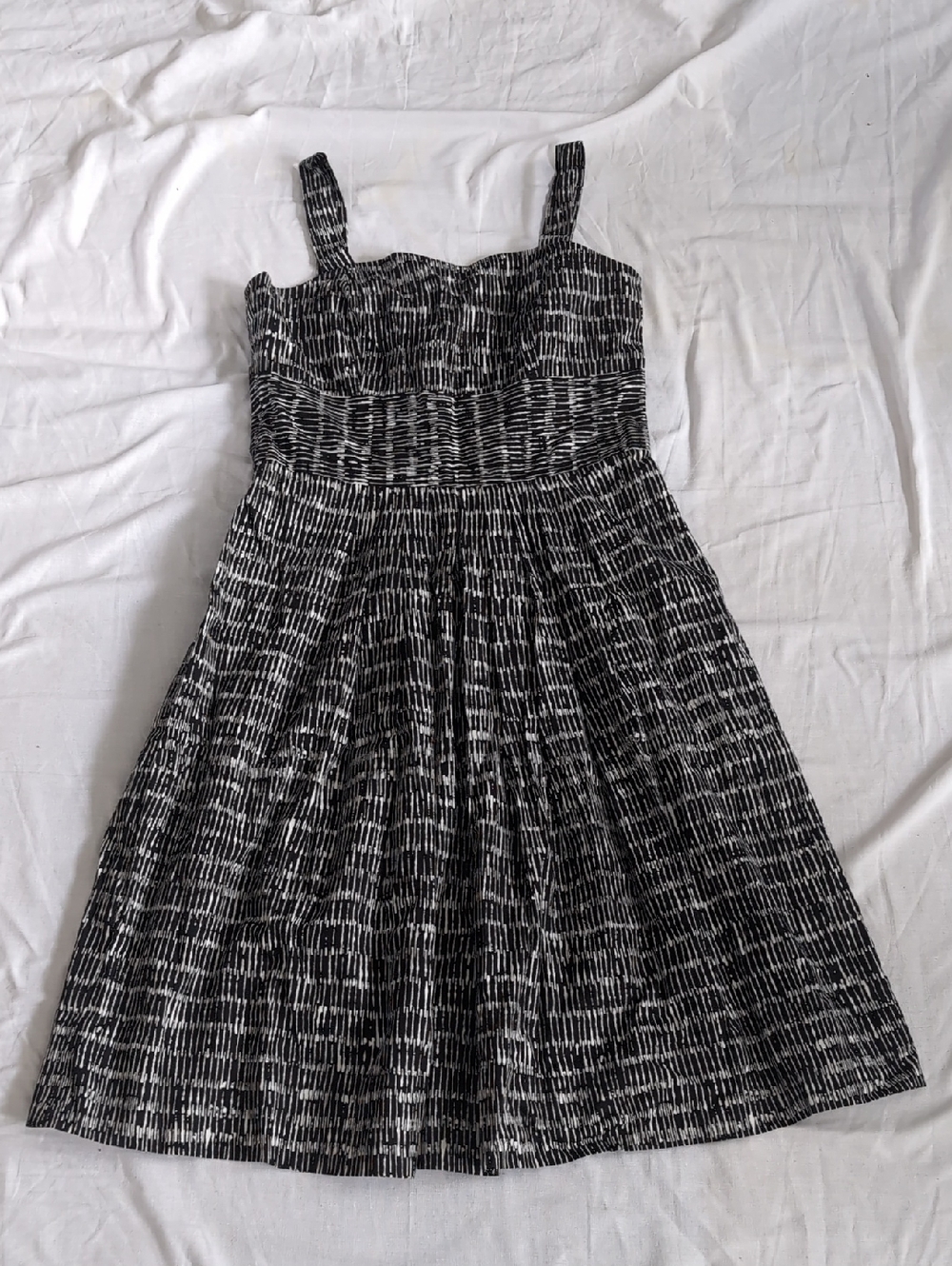 Talbots Petite Women's Black and White Strap Sleeve Pleated Fitted Waist Dress